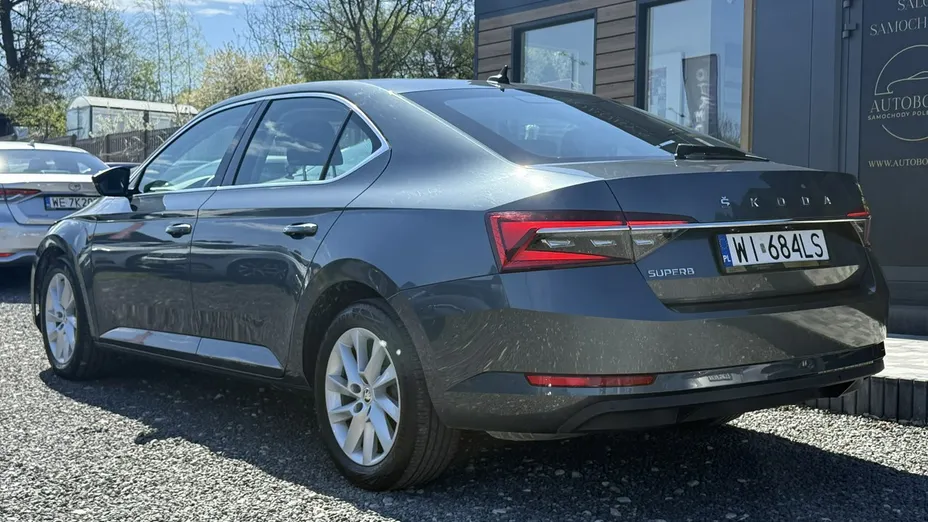 SKODA Superb -