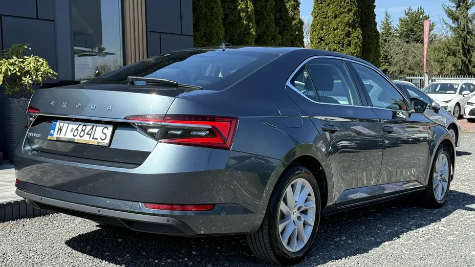 SKODA Superb -