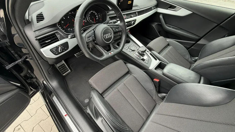 AUDI A4 -