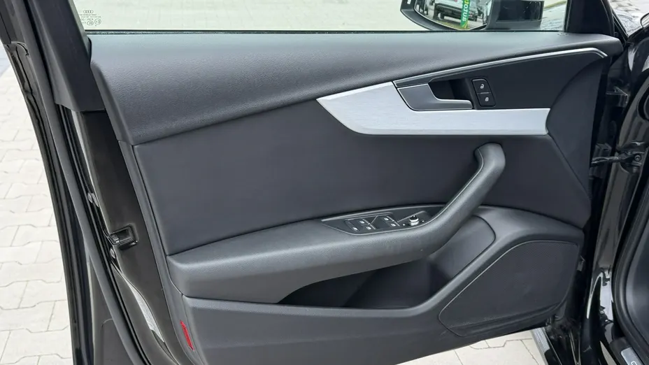 AUDI A4 -