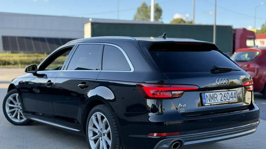 AUDI A4 -