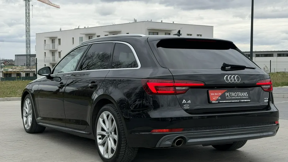 AUDI A4 -