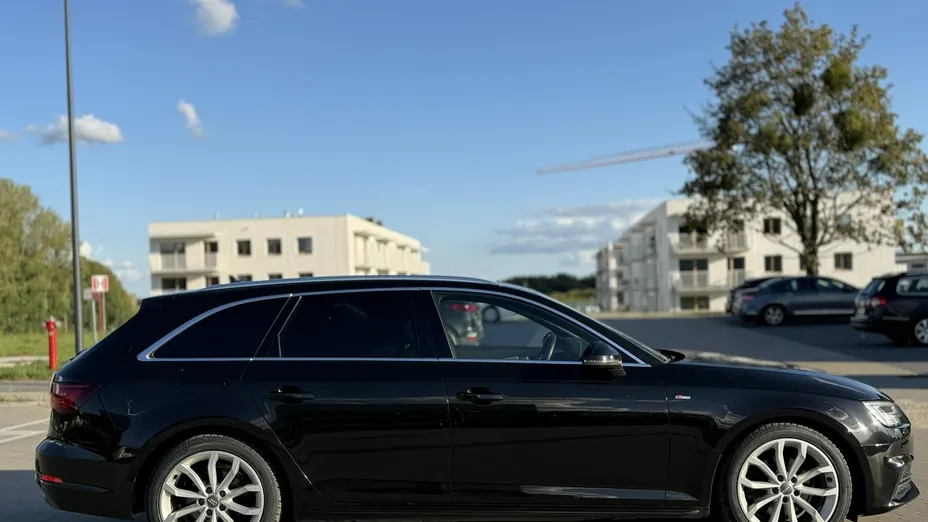 AUDI A4 -