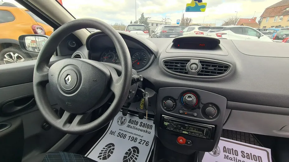 RENAULT Clio -