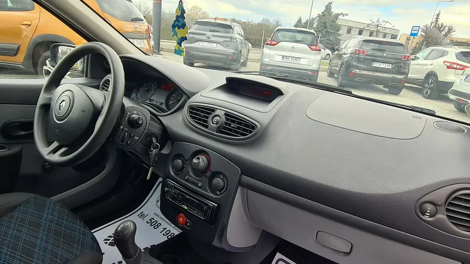 RENAULT Clio -