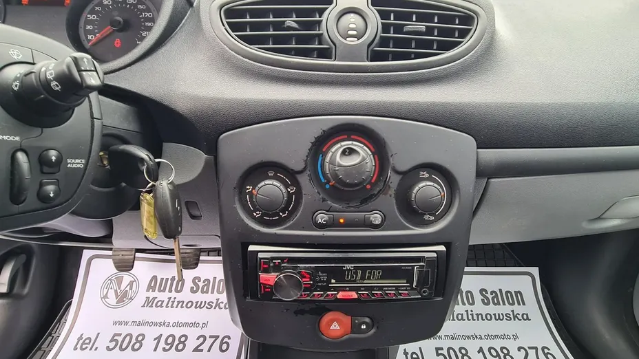 RENAULT Clio -