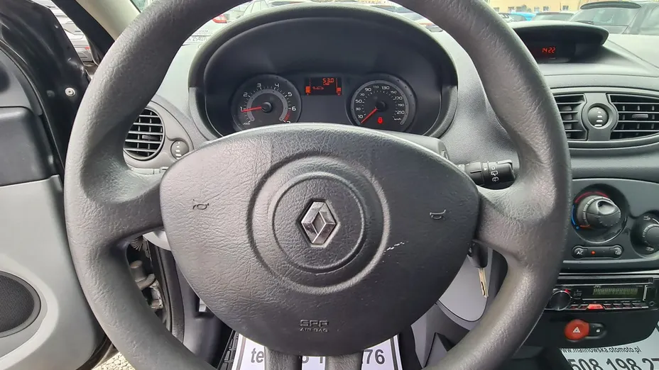 RENAULT Clio -