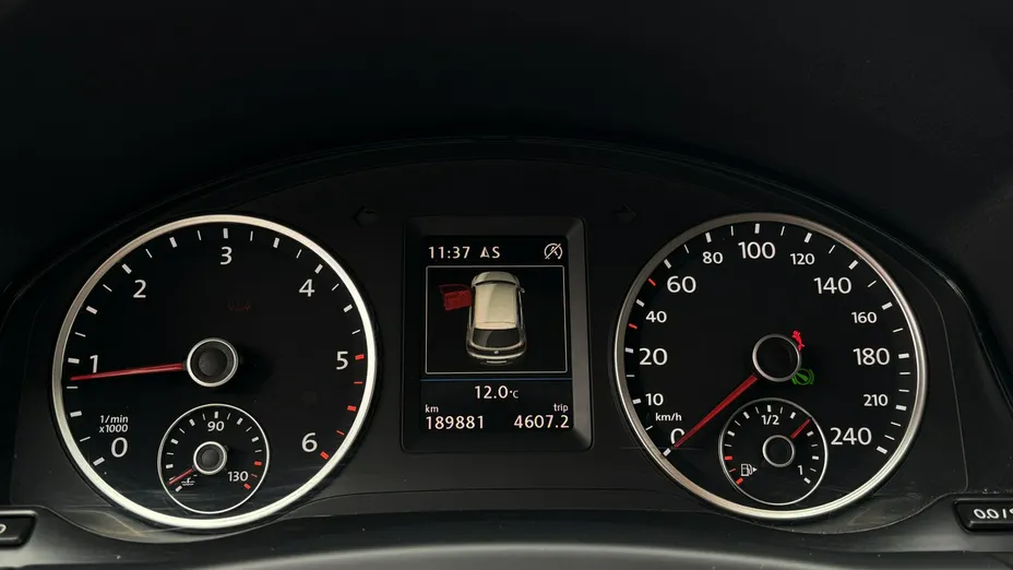VOLKSWAGEN Tiguan -