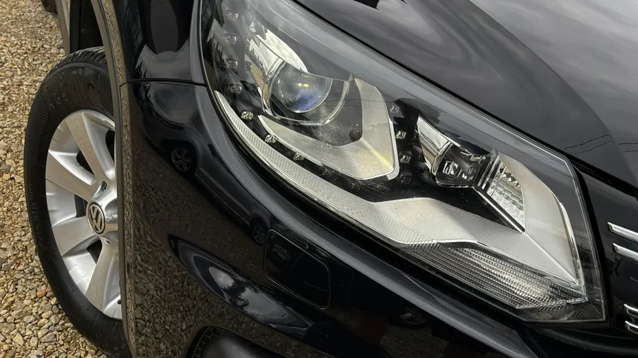VOLKSWAGEN Tiguan -