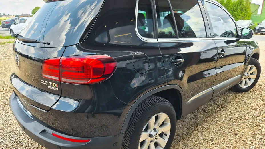 VOLKSWAGEN Tiguan -