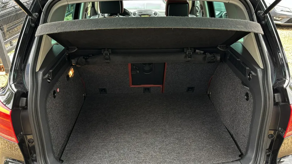 VOLKSWAGEN Tiguan -
