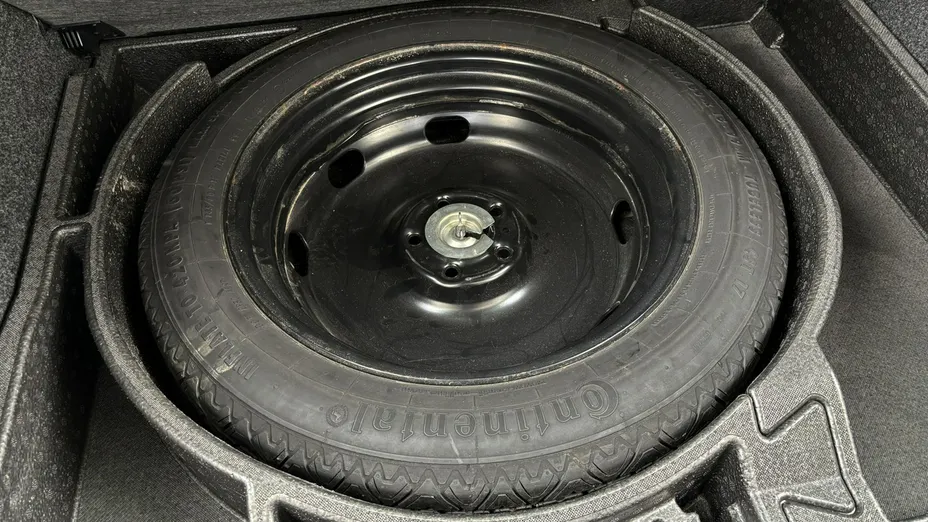 VOLKSWAGEN Tiguan -