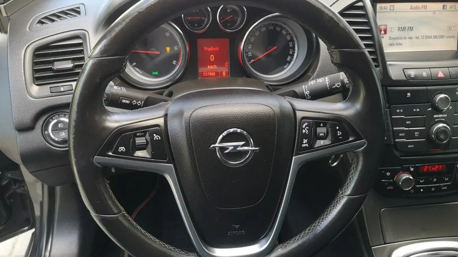 OPEL Insignia -