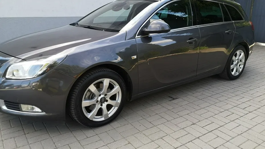 OPEL Insignia -