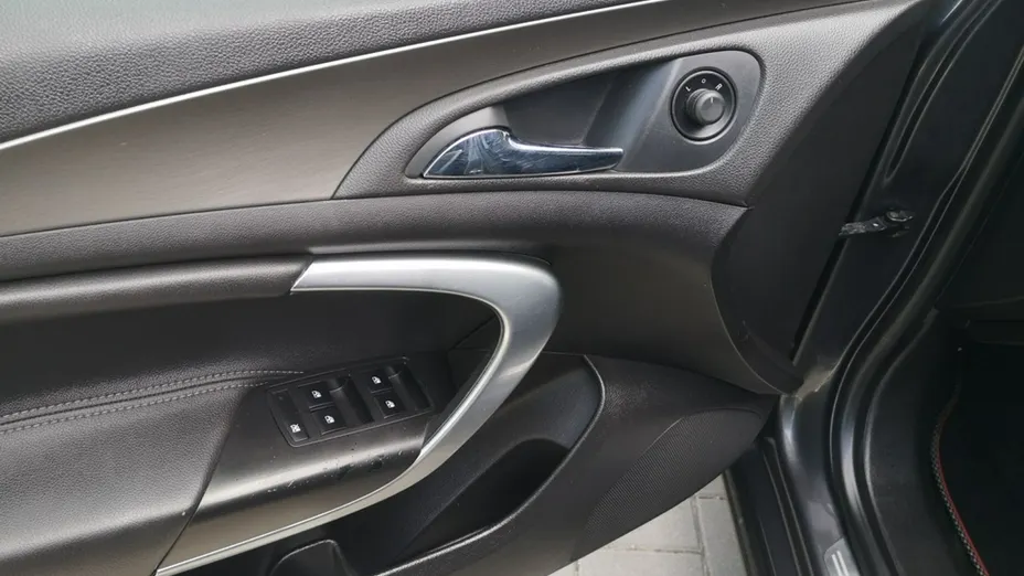 OPEL Insignia -