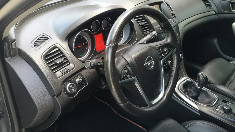 OPEL Insignia -