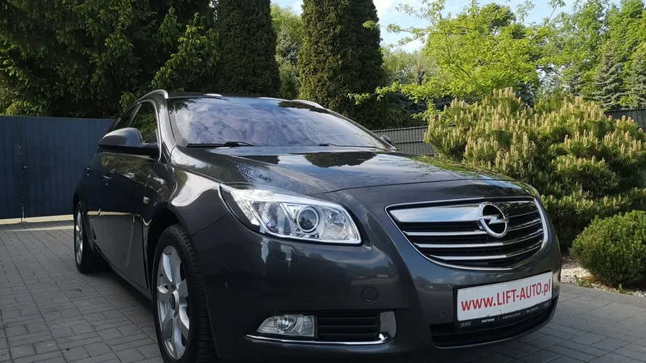 OPEL Insignia -