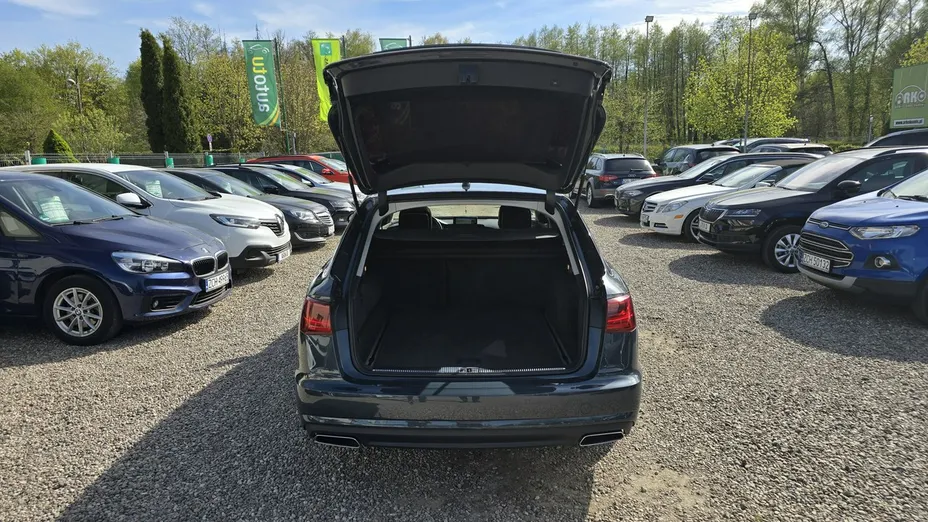 AUDI A6 -