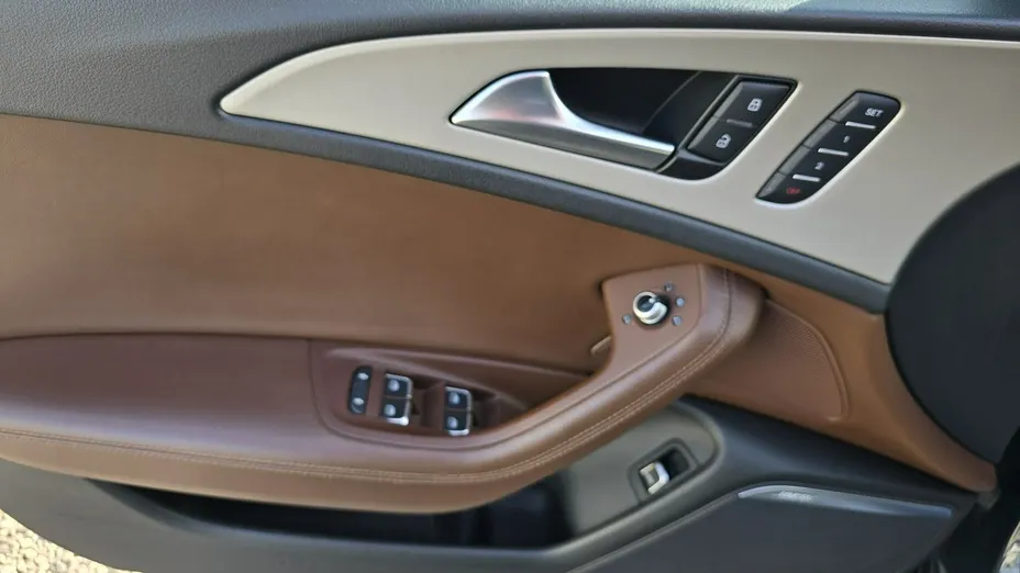 AUDI A6 -