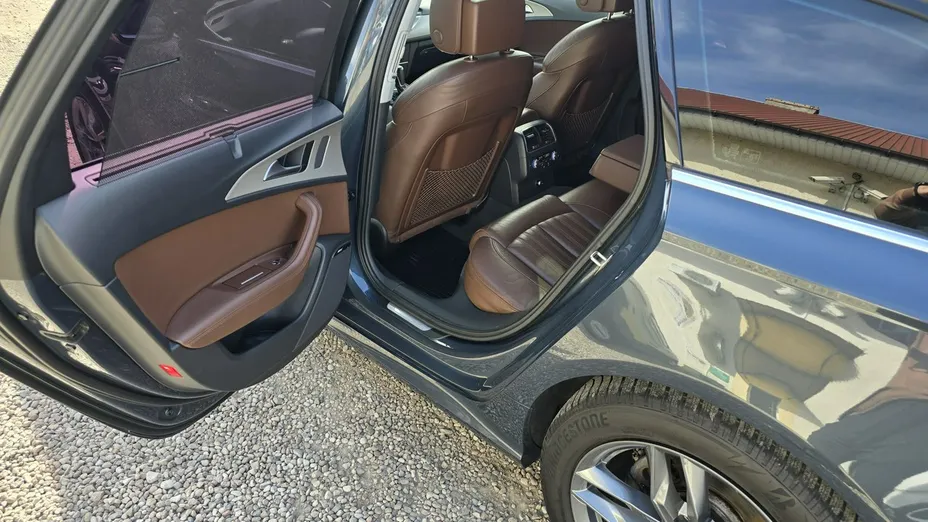 AUDI A6 -