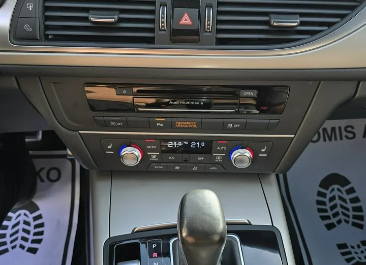 AUDI A6 -