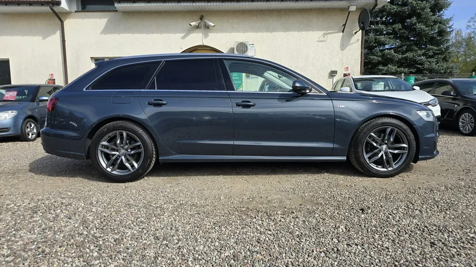 AUDI A6 -