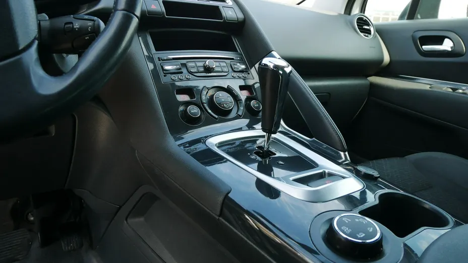PEUGEOT 3008 -