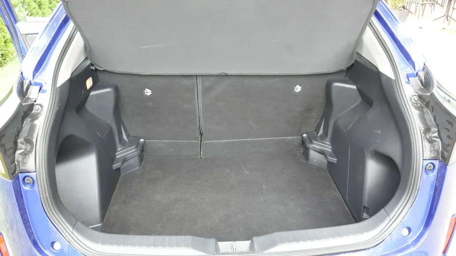 TOYOTA Yaris Cross -
