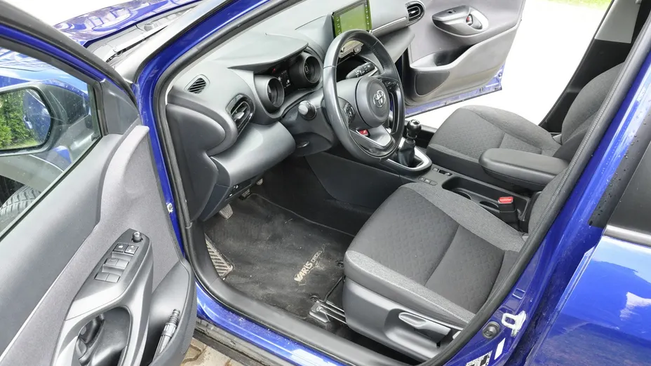 TOYOTA Yaris Cross -