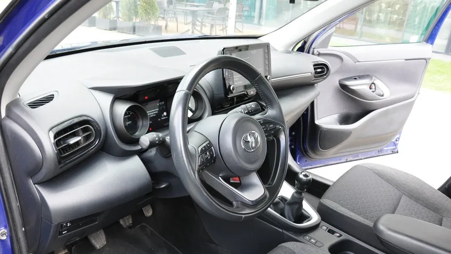 TOYOTA Yaris Cross -