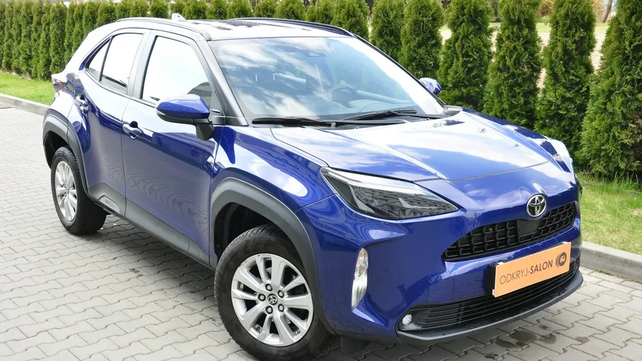 TOYOTA Yaris Cross -
