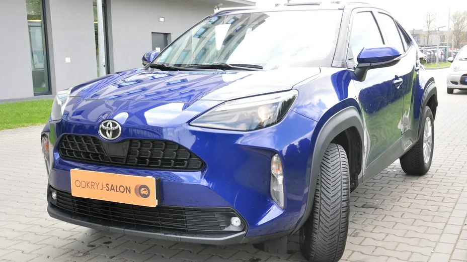 TOYOTA Yaris Cross -