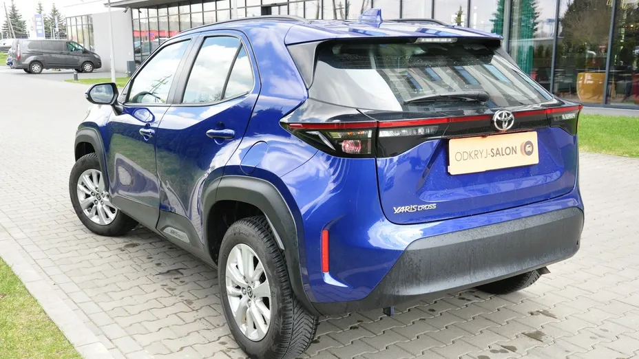 TOYOTA Yaris Cross -
