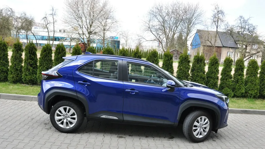 TOYOTA Yaris Cross -