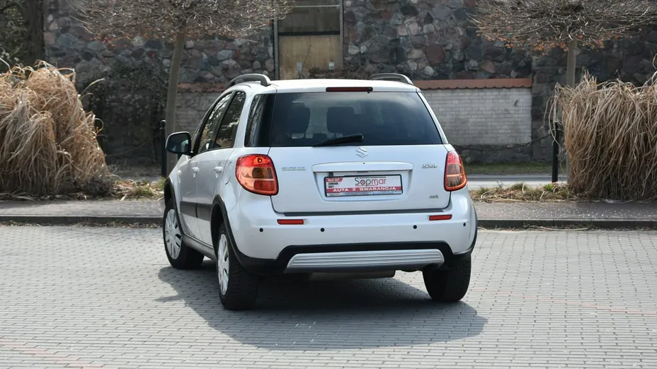 SUZUKI SX4 -