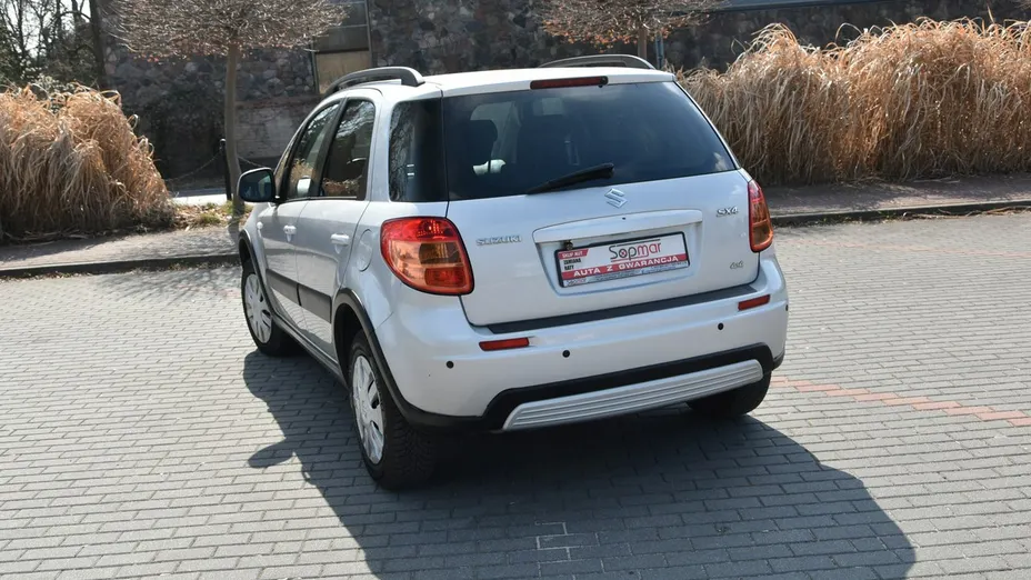 SUZUKI SX4 -