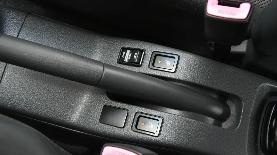 SUZUKI SX4 -