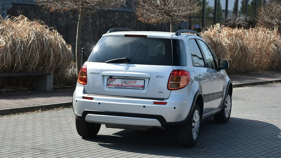 SUZUKI SX4 -