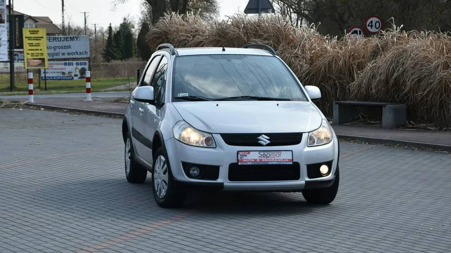 SUZUKI SX4 -