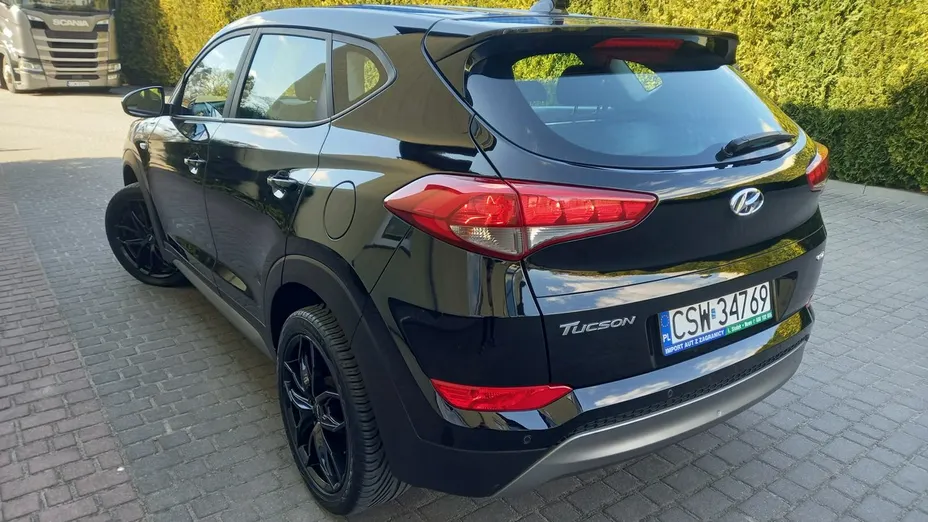 HYUNDAI Tucson -