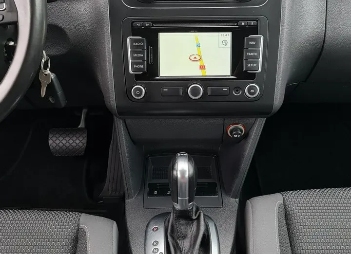 VOLKSWAGEN Touran -