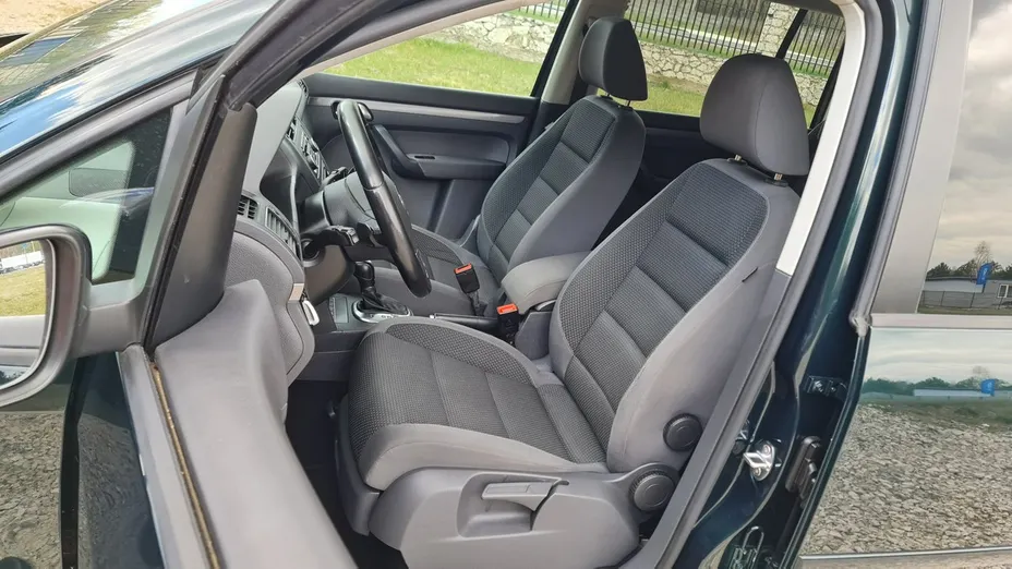 VOLKSWAGEN Touran -