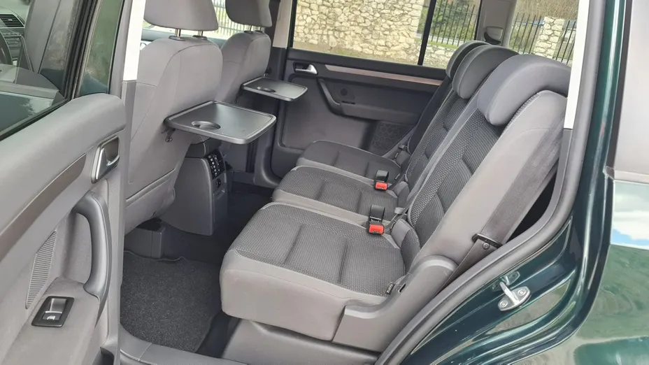 VOLKSWAGEN Touran -