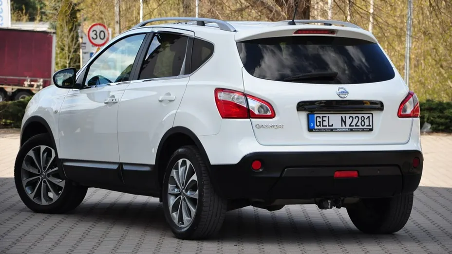 NISSAN Qashqai -