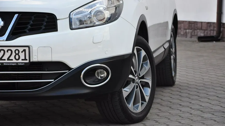NISSAN Qashqai -