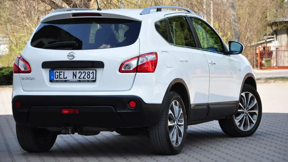NISSAN Qashqai -