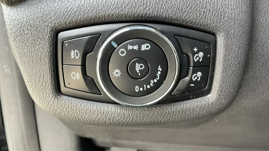 FORD Tourneo Connect -