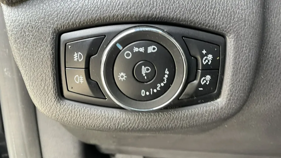 FORD Tourneo Connect -