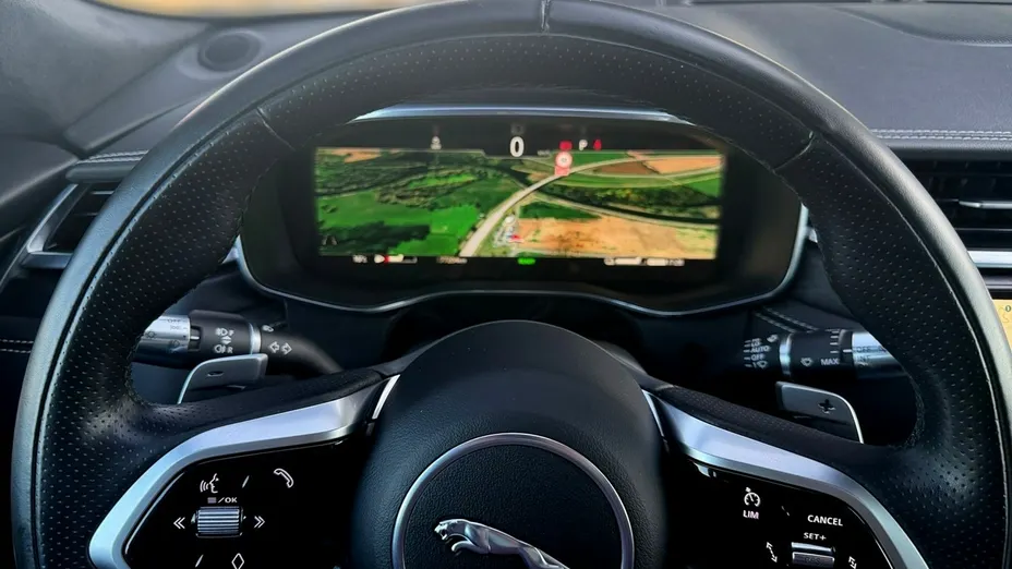 JAGUAR F-Pace -