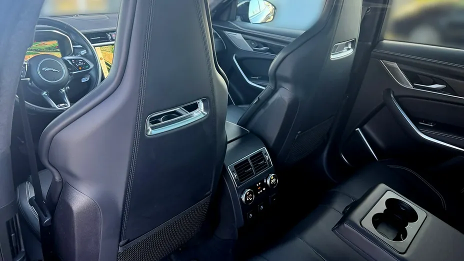 JAGUAR F-Pace -